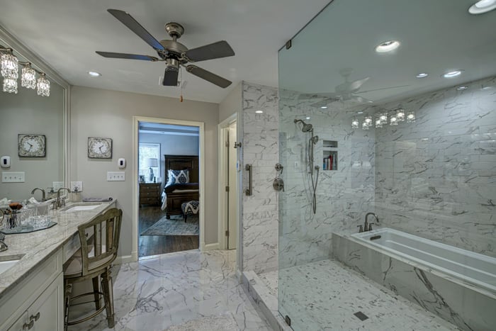 5 Luxurious Master Bathrooms
